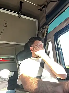 Snapshot of JanSy0 chatting on 12/15/25, 11:25 JanSy0 online show from 12/15/25, 11:25