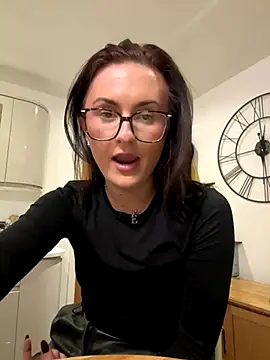 EmLovesxx online show from 11/21/25, 12:32