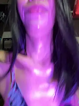 bellaUtops online show from 04/22/26, 07:26