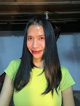 Snapshot of bellaUtops chatting on 05/22/26, 01:17 bellaUtops online show from 05/22/26, 01:17