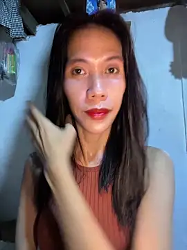 Snapshot of bellaUtops chatting on 05/31/26, 12:56 bellaUtops online show from 05/31/26, 12:56