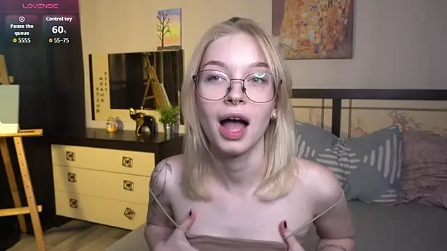 ShanelTunon online show from 11/05/25, 07:14