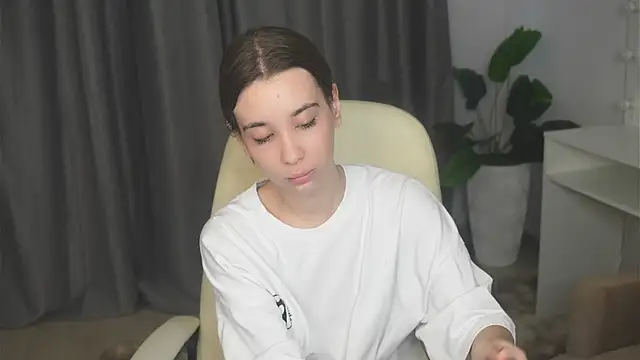 JacalynSchreiber online show from 11/04/25, 11:42