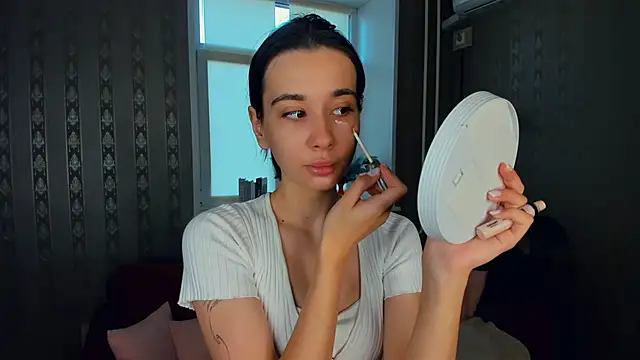 JacalynSchreiber online show from 11/16/25, 07:03