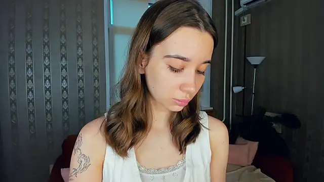 JacalynSchreiber online show from 11/18/25, 09:03