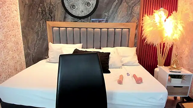 Snapshot of Valery_Shadey chatting on 12/15/25, 08:02 Valery Shadey online show from 12/15/25, 08:02