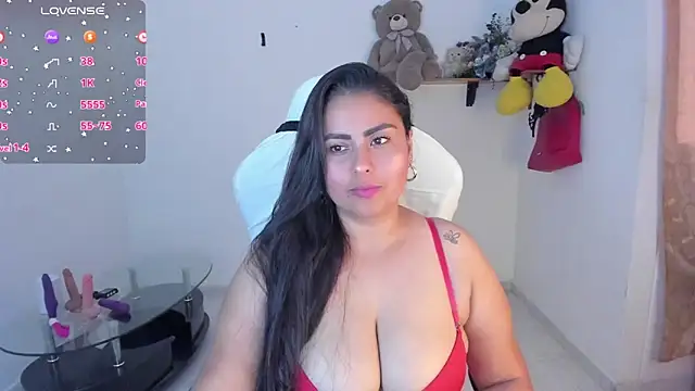 Snapshot of Valery_stuart chatting on 11/11/25, 12:38 Valery stuart online show from 11/11/25, 12:38