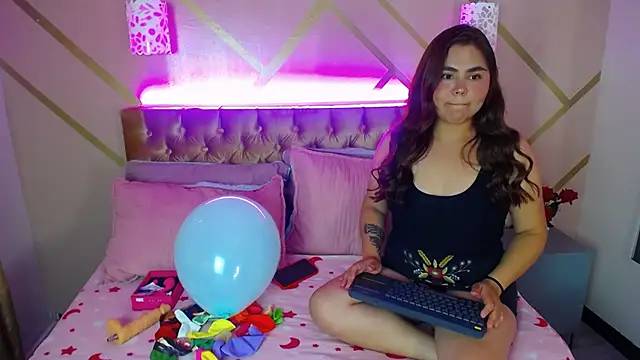 Phamela Holter online show from 11/10/25, 06:40