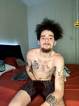 Snapshot of tgetnasty chatting on 11/17/25, 04:40 tgetnasty online show from 11/17/25, 04:40