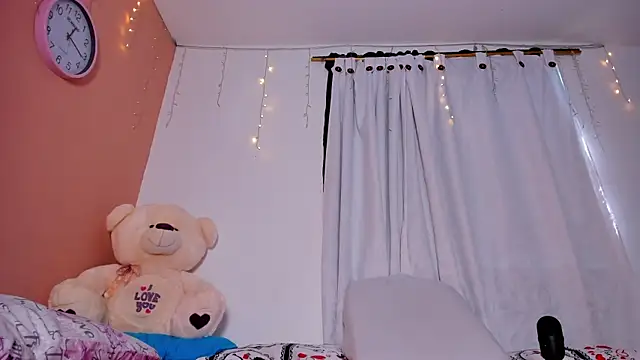 miah smith123 online show from 11/12/25, 05:13