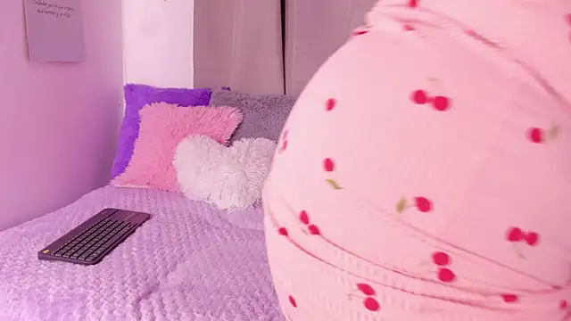 alanaa gomezz online show from 12/01/25, 06:57