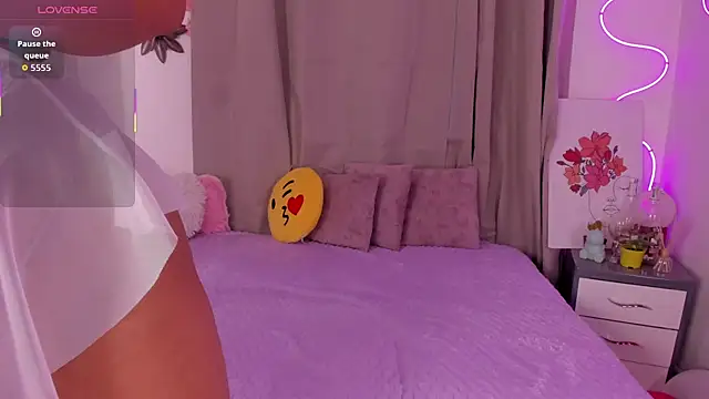 alanaa gomezz online show from 02/18/26, 06:26