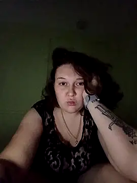 Snapshot of Rosytta chatting on 10/31/25, 11:17 Rosytta online show from 10/31/25, 11:17