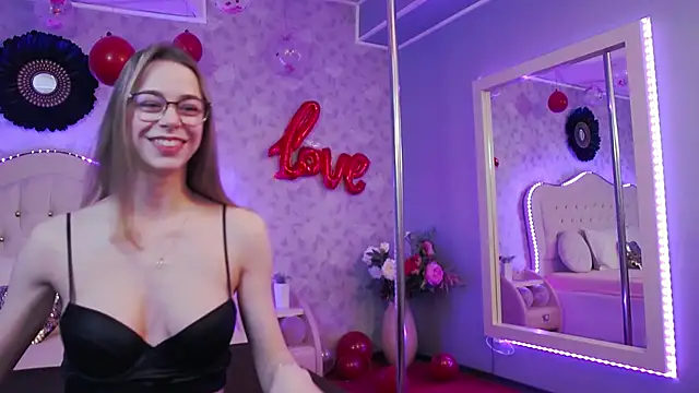 Snapshot of GracieCute chatting on 02/18/25, 04:15 GracieCute online show from 02/18/25, 04:15