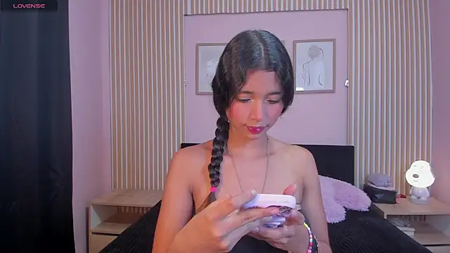 AshleyCooper2 online show from 11/10/25, 04:17