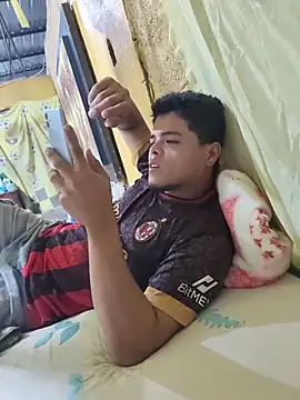 Snapshot of taylor1991V chatting on 11/01/25, 02:13 taylor1991V online show from 11/01/25, 02:13