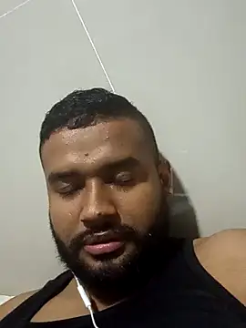 Snapshot of William1_234 chatting on 11/01/25, 04:03 William1 234 online show from 11/01/25, 04:03