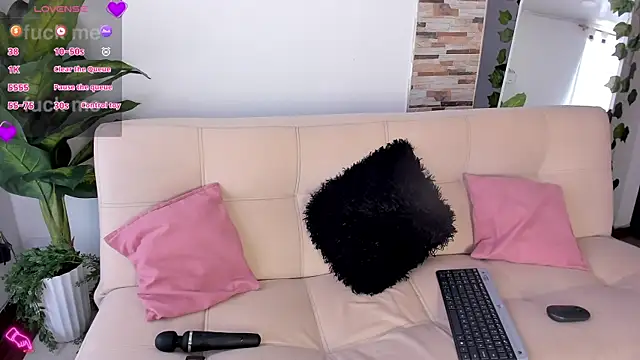 Evelyn R  online show from 06/13/26, 03:21