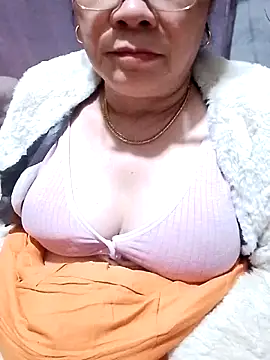 small-house123 online show from 11/28/25, 10:07