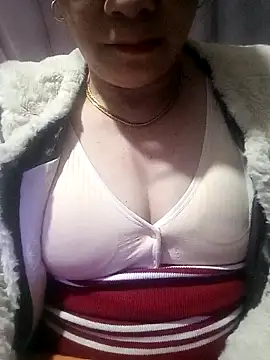 small-house123 online show from 12/04/25, 07:55