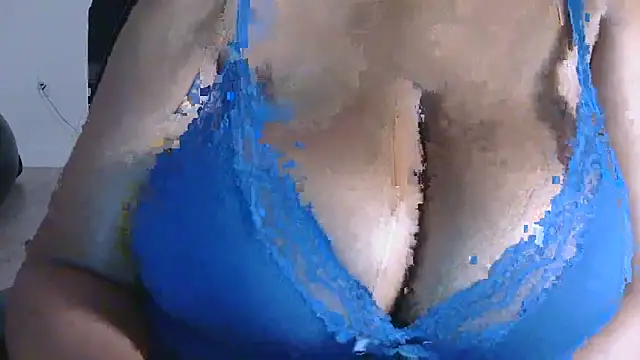 Snapshot of TheeBustiestBella chatting on 11/03/25, 09:10 TheeBustiestBella online show from 11/03/25, 09:10