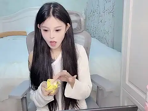 Snapshot of Titoo-170 chatting on 11/24/25, 06:13 Titoo-170 online show from 11/24/25, 06:13