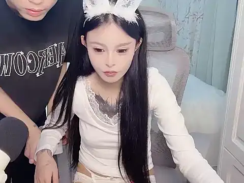 Snapshot of Titoo-170 chatting on 11/27/25, 09:22 Titoo-170 online show from 11/27/25, 09:22