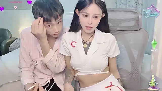 Snapshot of Titoo-170 chatting on 12/13/25, 07:53 Titoo-170 online show from 12/13/25, 07:53