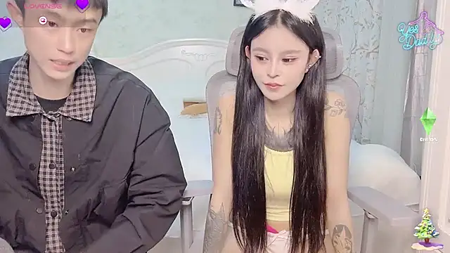 Snapshot of Titoo-170 chatting on 12/14/25, 03:39 Titoo-170 online show from 12/14/25, 03:39