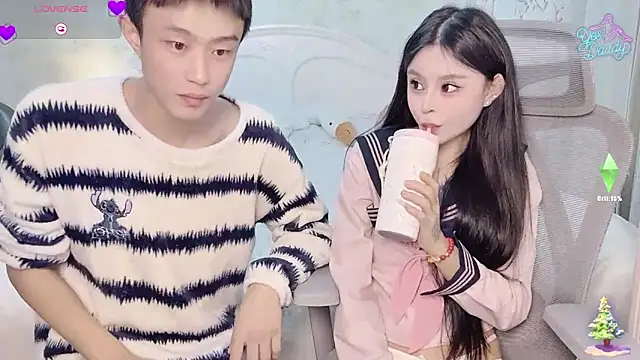 Snapshot of Titoo-170 chatting on 12/18/25, 02:45 Titoo-170 online show from 12/18/25, 02:45