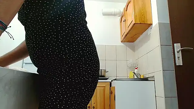 CharmingPearl online show from 11/29/25, 08:50