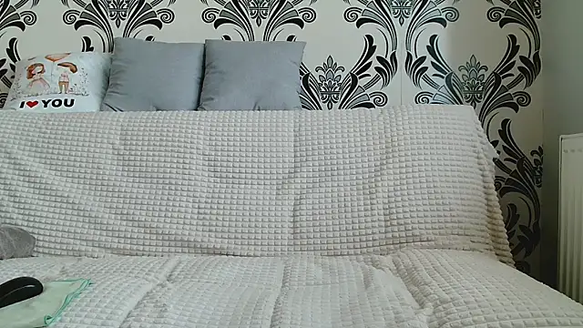 CharmingPearl online show from 04/23/26, 12:29