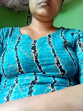 Snapshot of Tina_250 chatting on 12/23/25, 06:44 Tina 250 online show from 12/23/25, 06:44