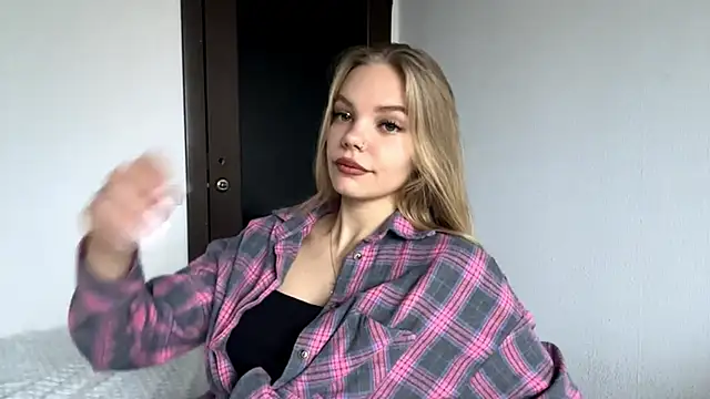 SweetAmelia69 online show from 11/13/25, 06:01