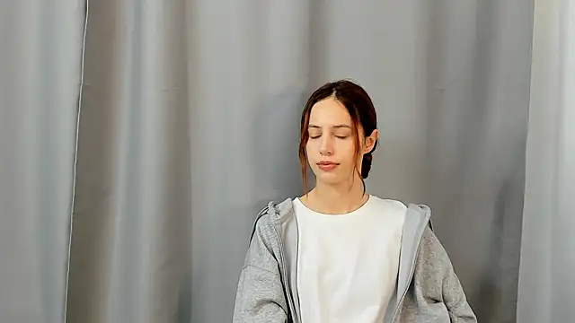 Snapshot of KylieVrable chatting on 11/03/25, 06:25 KylieVrable online show from 11/03/25, 06:25