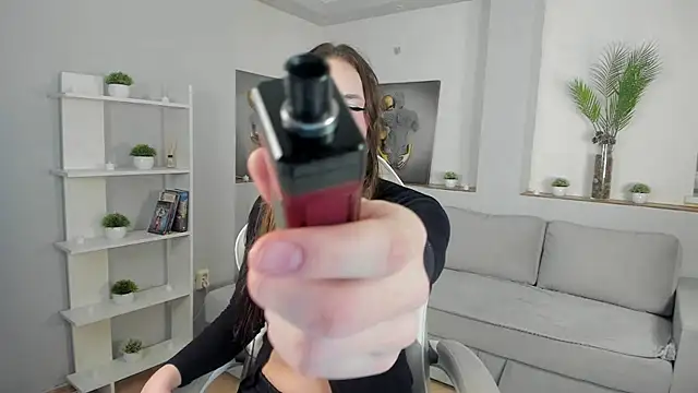 Snapshot of MadisonMongomeri chatting on 11/12/25, 09:10 MadisonMongomeri online show from 11/12/25, 09:10