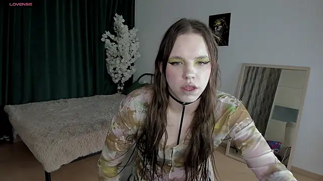 Snapshot of MadisonMongomeri chatting on 11/26/25, 02:45 MadisonMongomeri online show from 11/26/25, 02:45