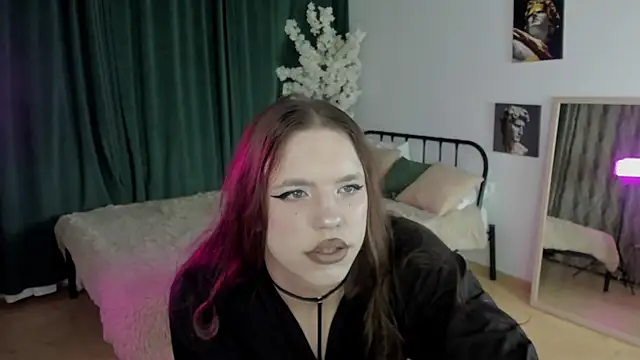 Snapshot of MadisonMongomeri chatting on 12/04/25, 02:21 MadisonMongomeri online show from 12/04/25, 02:21