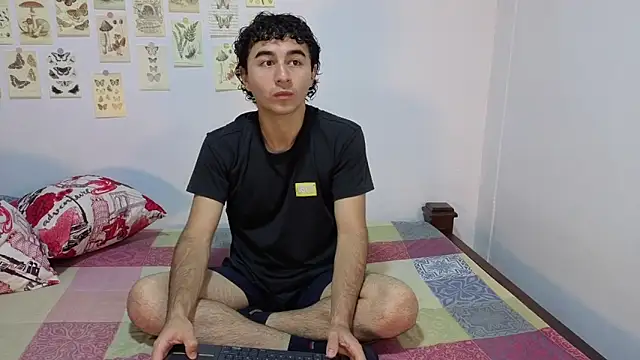 Raven Eclipse online show from 04/17/26, 04:32