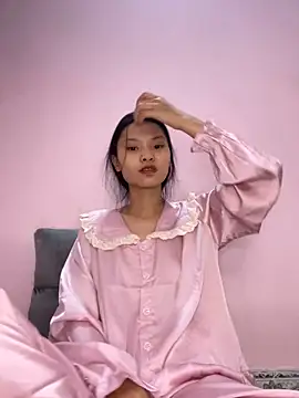 lung-linh online show from 11/27/25, 04:58