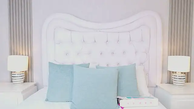 ScarlettPetrova online show from 04/01/26, 11:22