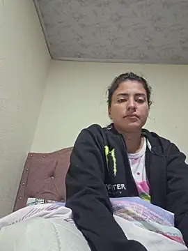 GISELLA   online show from 11/18/25, 10:52