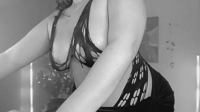 Cleopatra COL online show from 12/05/25, 01:47