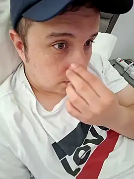 Snapshot of AngelsCouple- chatting on 11/01/25, 06:43 AngelsCouple- online show from 11/01/25, 06:43