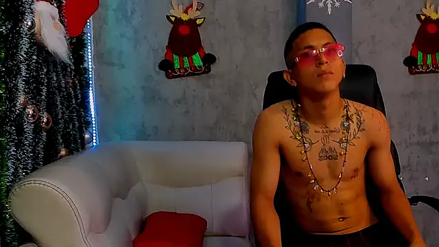 Snapshot of soy_Aron chatting on 12/20/25, 08:49 soy Aron online show from 12/20/25, 08:49