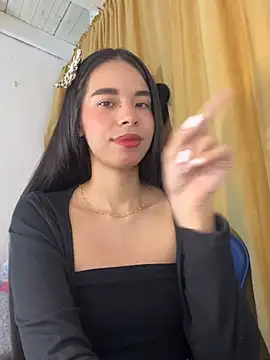 Snapshot of Milleradhara24 chatting on 05/26/26, 01:56 Milleradhara24 online show from 05/26/26, 01:56