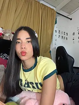 Snapshot of Milleradhara24 chatting on 06/10/26, 03:50 Milleradhara24 online show from 06/10/26, 03:50