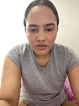 Snapshot of Ivy_08 chatting on 07/19/26, 01:53 Ivy 08 online show from 07/19/26, 01:53