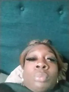 BiancaClarkson online show from 11/11/25, 07:25