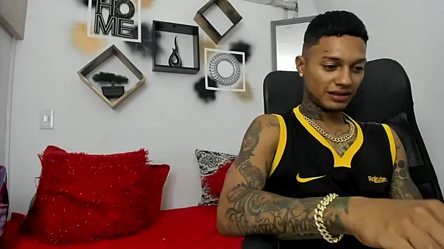 YuleimysAndAlex online show from 11/08/25, 03:18